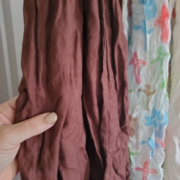 Scarves - Picture 2 of 6